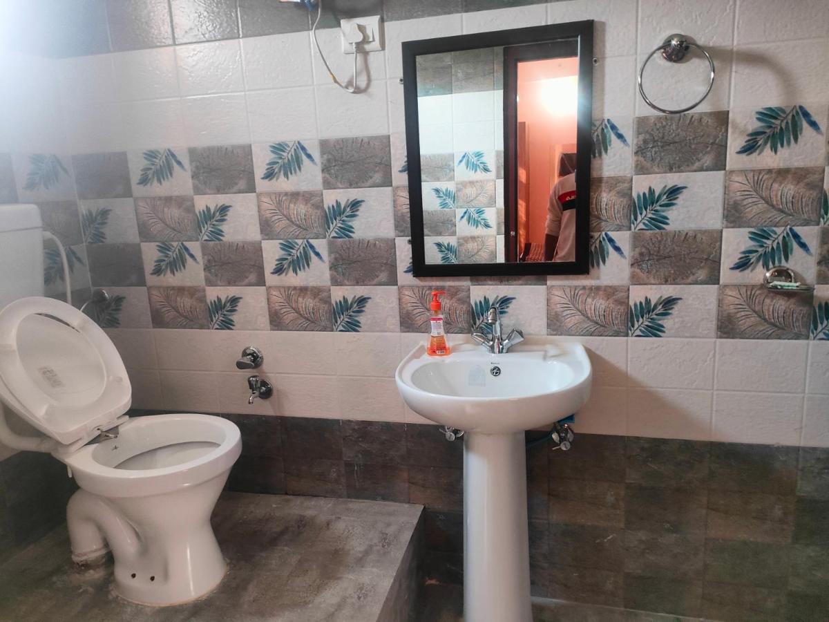 Hotel Rishabh And Banquet Hall Pithorāgarh 外观 照片
