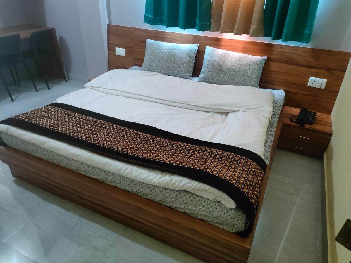 Hotel Rishabh And Banquet Hall Pithorāgarh 外观 照片