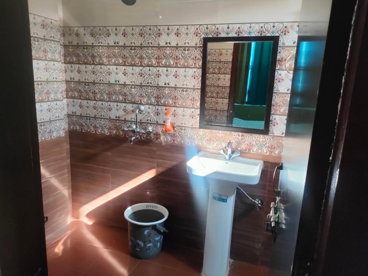 Hotel Rishabh And Banquet Hall Pithorāgarh 外观 照片