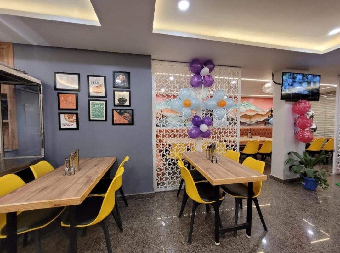 Hotel Rishabh And Banquet Hall Pithorāgarh 外观 照片