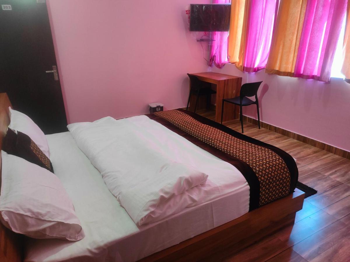 Hotel Rishabh And Banquet Hall Pithorāgarh 外观 照片