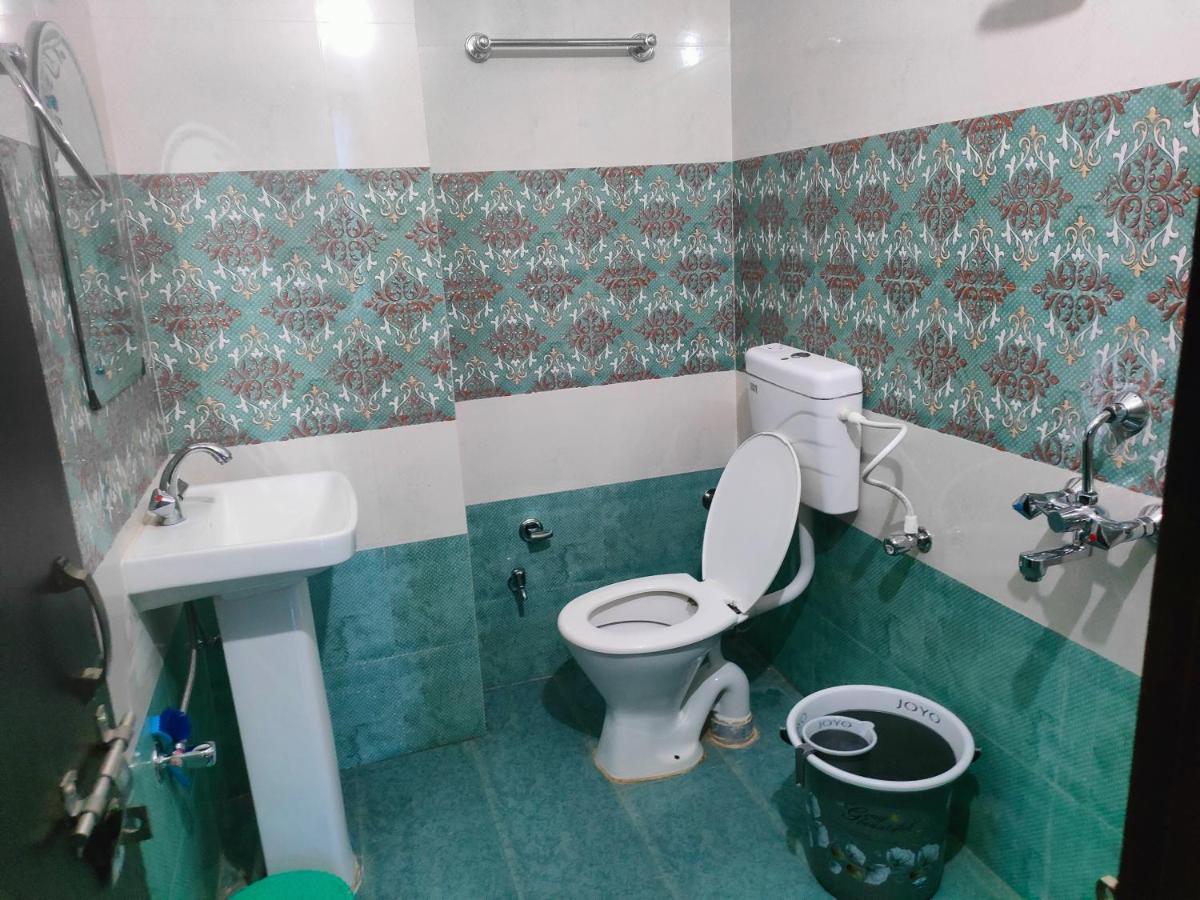 Hotel Rishabh And Banquet Hall Pithorāgarh 外观 照片