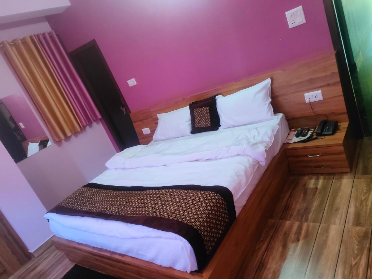 Hotel Rishabh And Banquet Hall Pithorāgarh 外观 照片