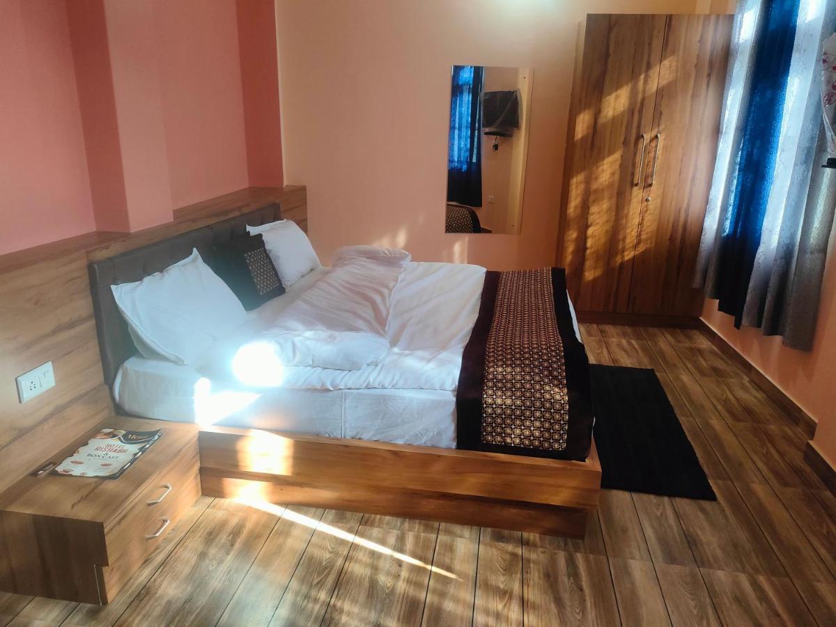 Hotel Rishabh And Banquet Hall Pithorāgarh 外观 照片